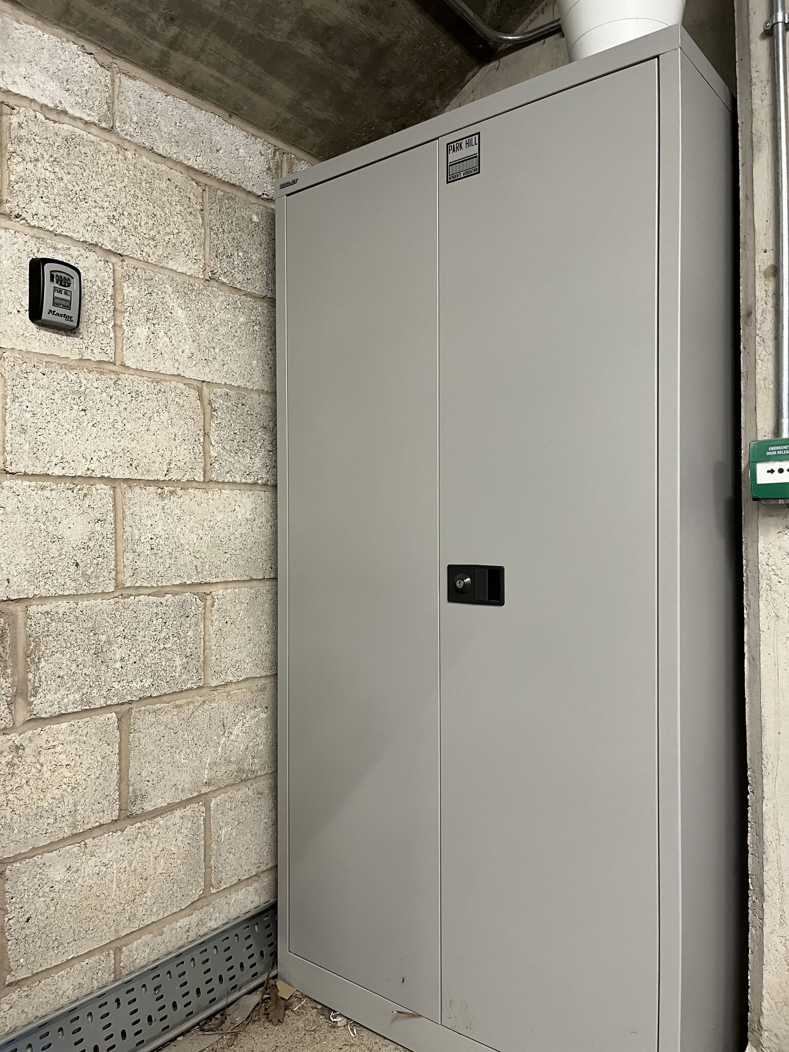 File:Phase 2 Refuse Store Cabinet.jpeg - Park Hill Wiki